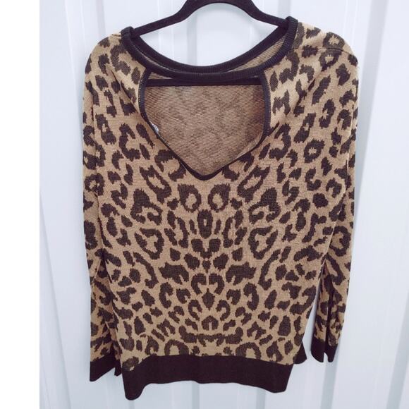 Soho New York & Co Sweater Top Animal Print Open Back Large - Picture 2 of 4